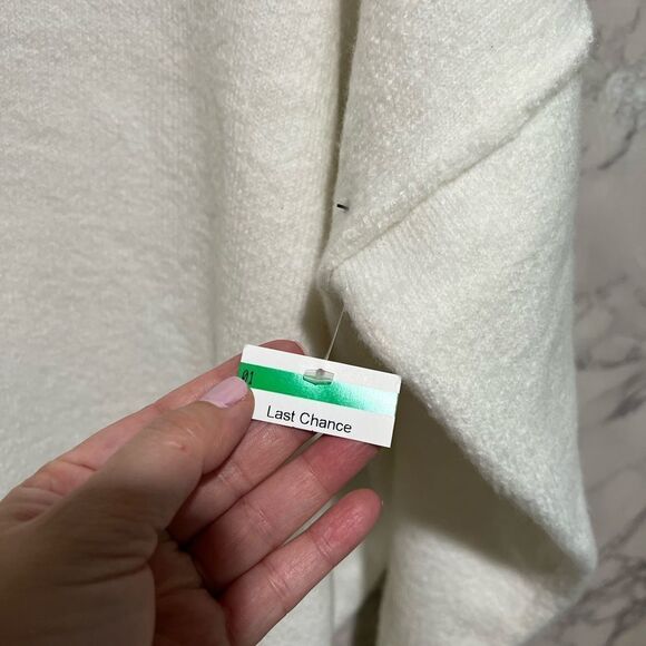 Vince Camuto Seamed Crewneck Sweater - Picture 9 of 13